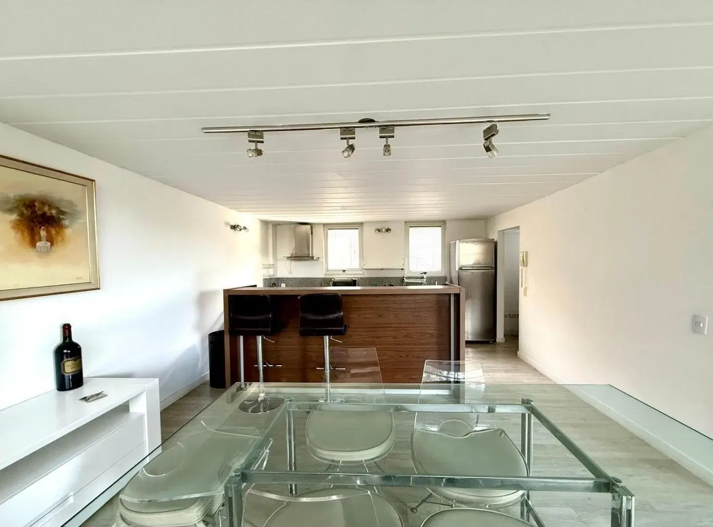 Departamento loft en venta con 2 dormitorios y cocheras en Martinez 2
