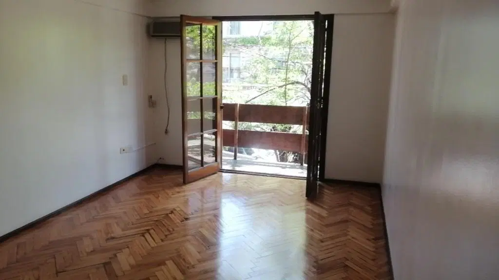 Departamento 3 ambientes en venta en San Isidro Centro 1