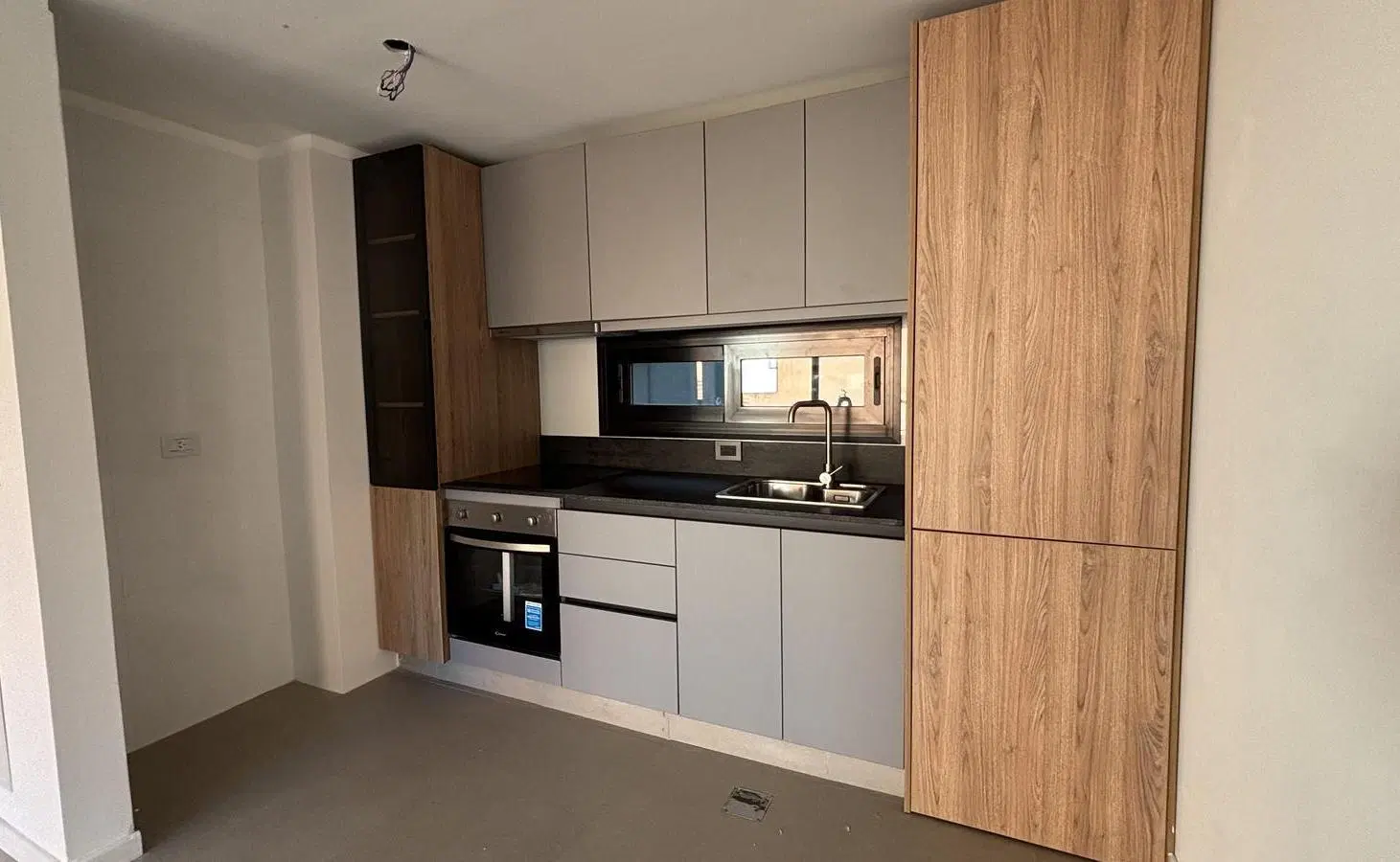 Departamento 2 ambientes en venta en San Isidro 3