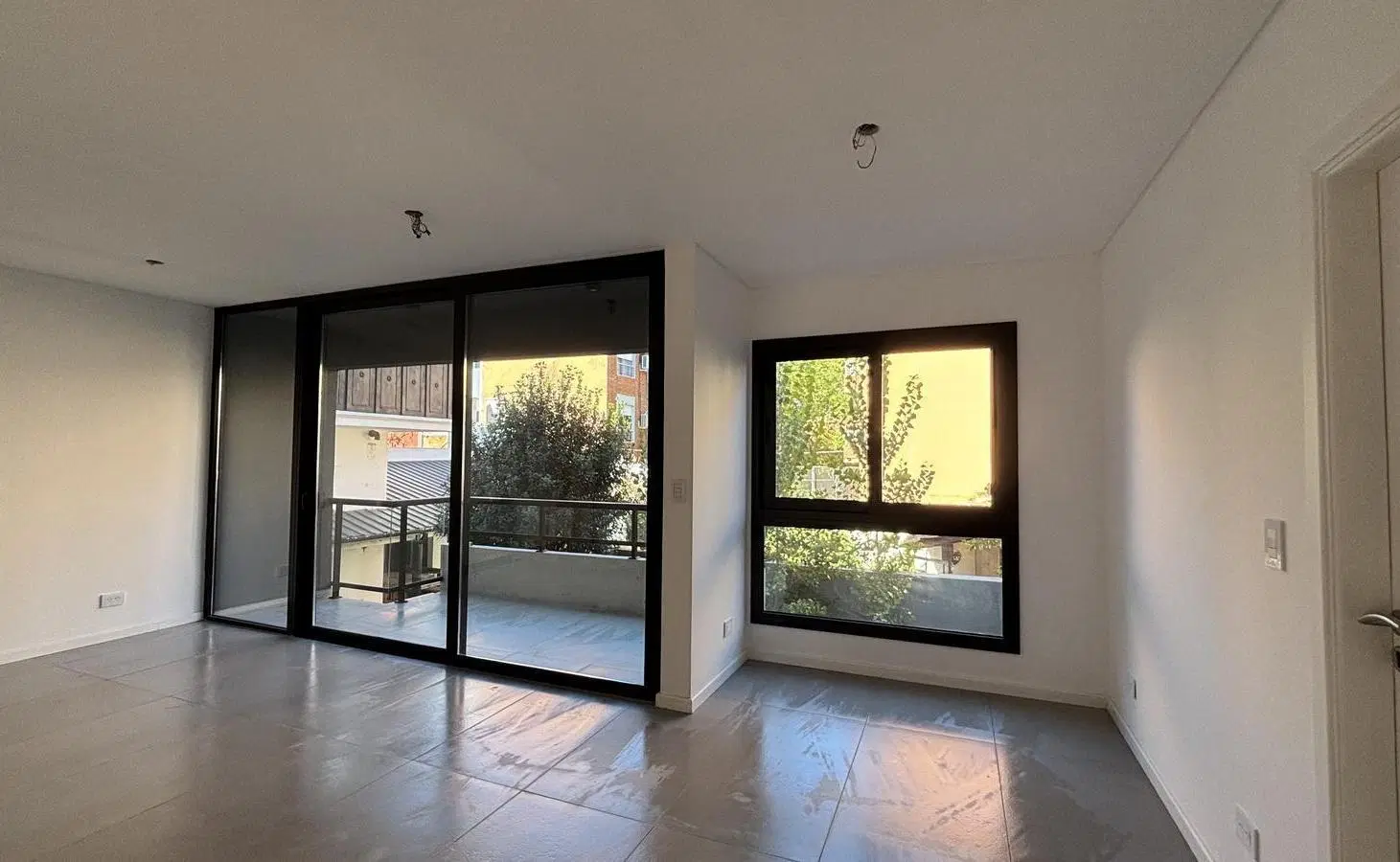 Departamento 2 ambientes en venta en San Isidro 1