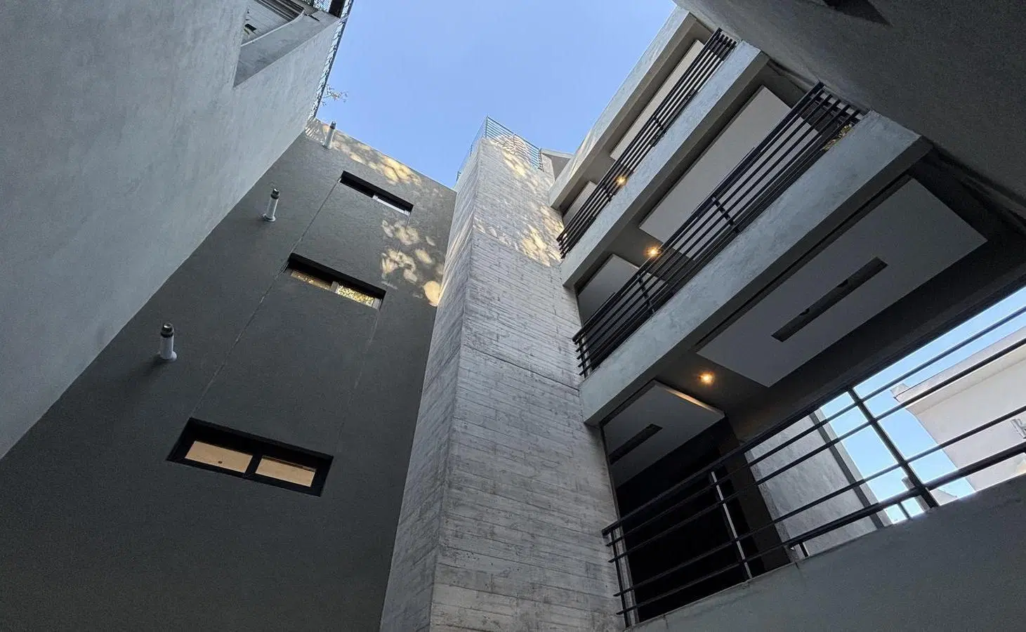 Departamento 2 ambientes en venta en San Isidro 5