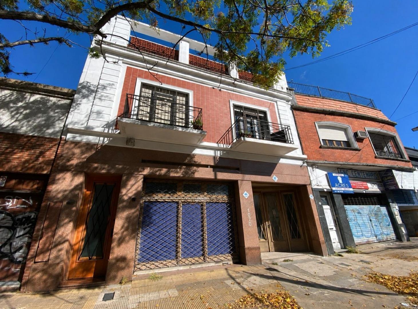 Local, deposito y vivienda sobre Avenida Centenario al 1000