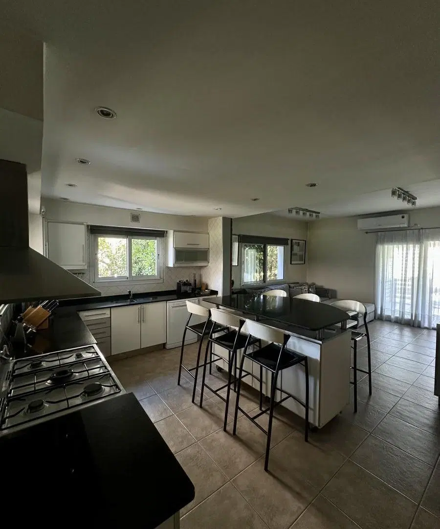 Casa en venta en barrio cerrado La Lomada Pilar 4