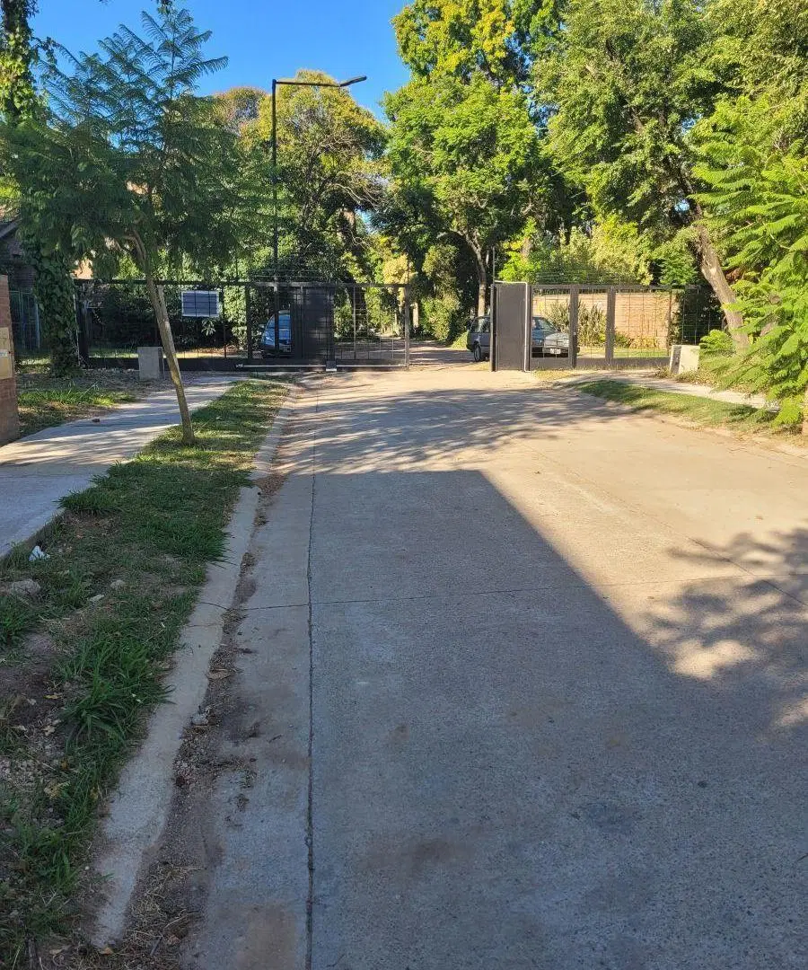 Lote en Pequeño Barrio Cerrado 5
