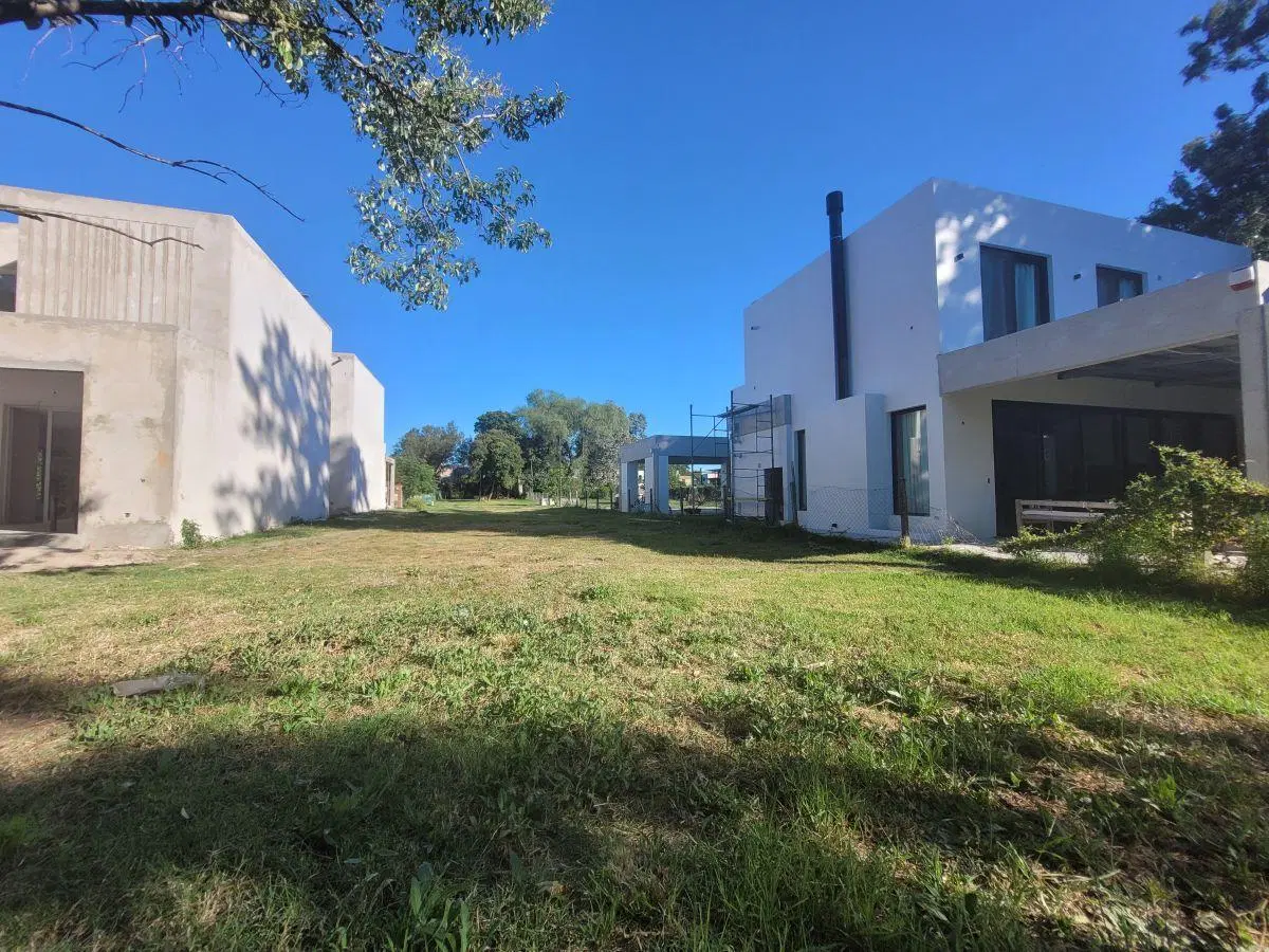 Terreno en Barrio Cerrado 5