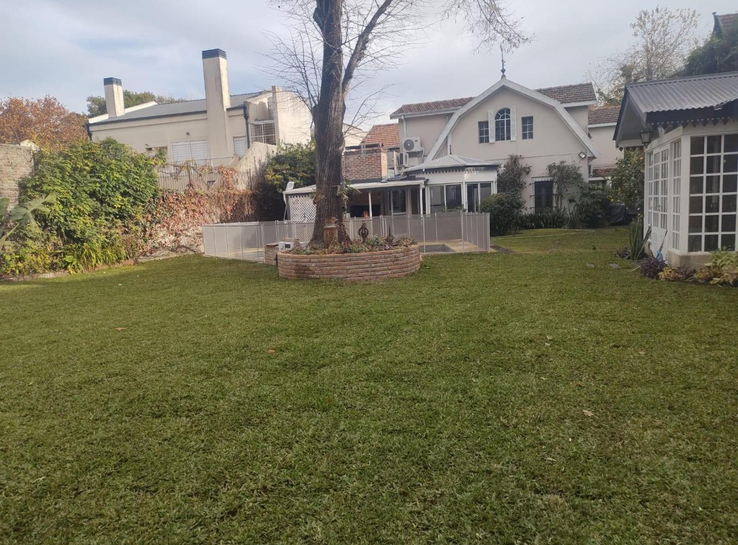 Casona sobre Lote de 927,67 mts