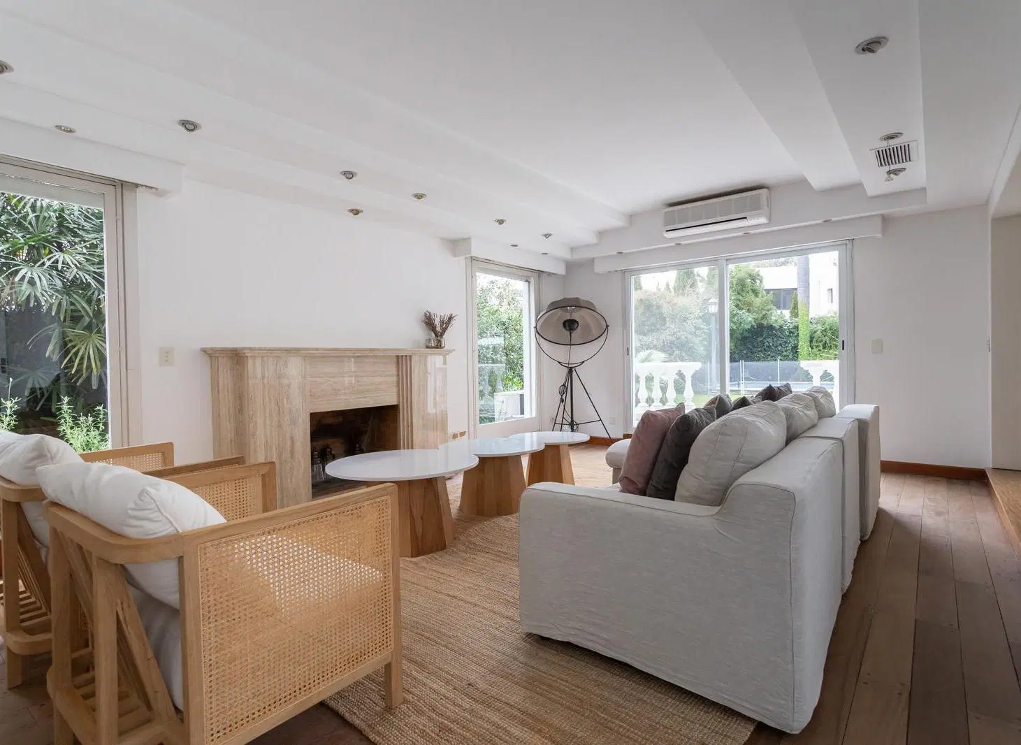 Casa en alquiler o venta en Barrio Privado en San Isidro 3