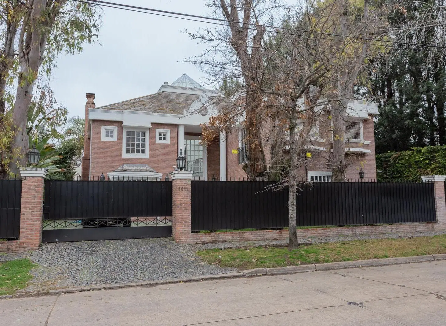 Casa en alquiler o venta en Barrio Privado en San Isidro 4