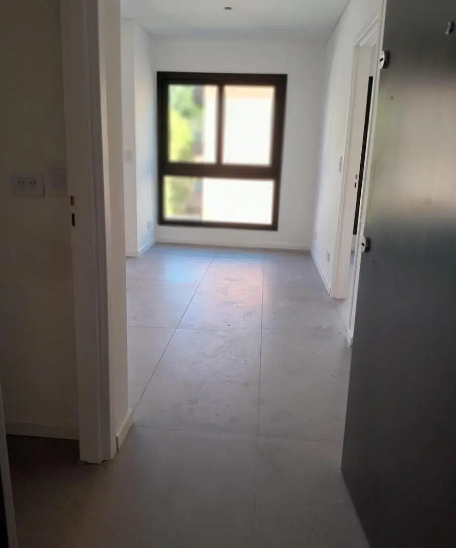 Departamento 2 ambientes en venta en San Isidro 5