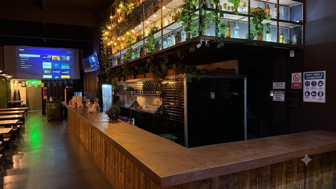 Local gastronomico en zona comercial deTigre.