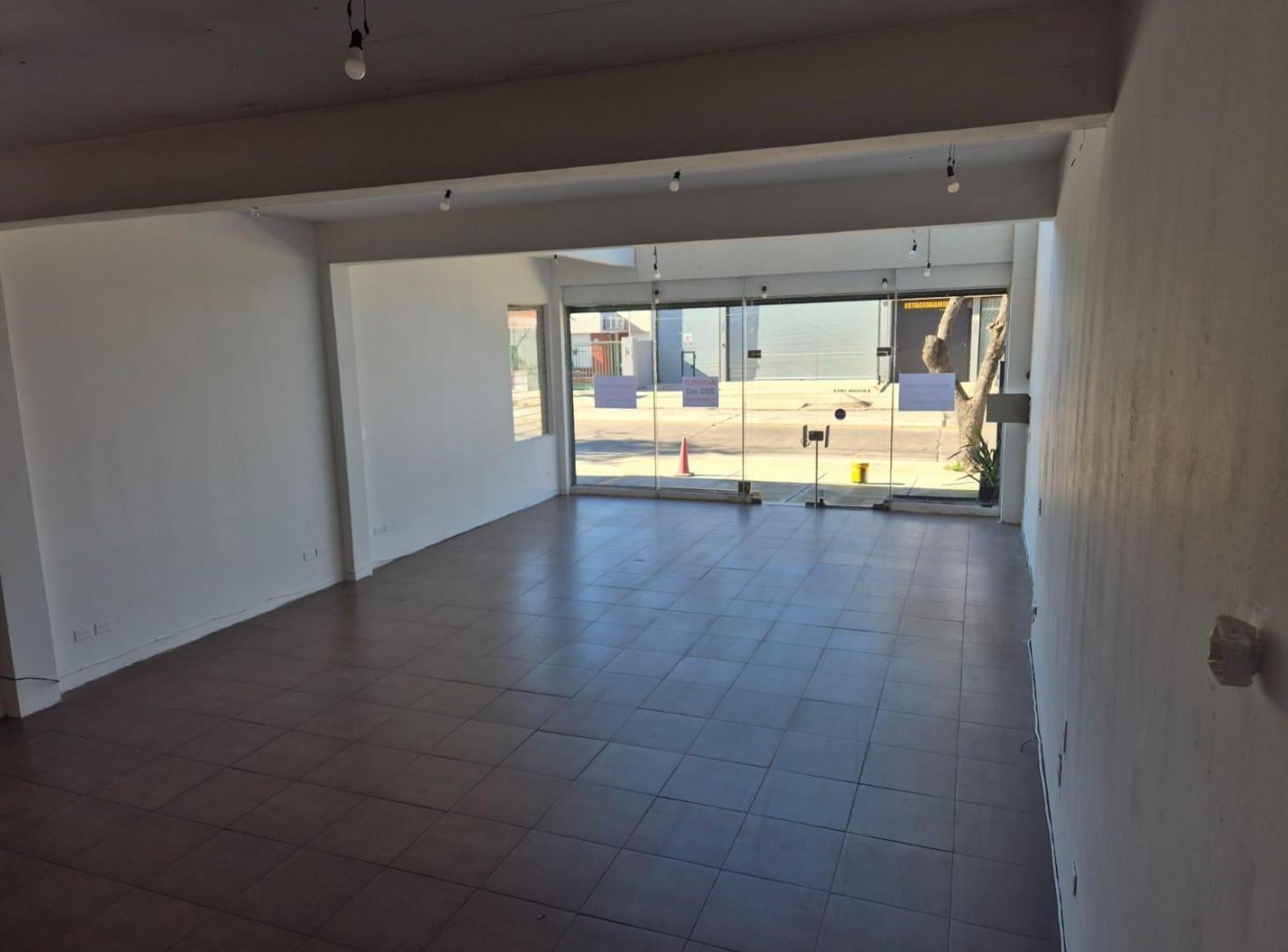 Foto de Local a metros de Unicenter, imagen 3