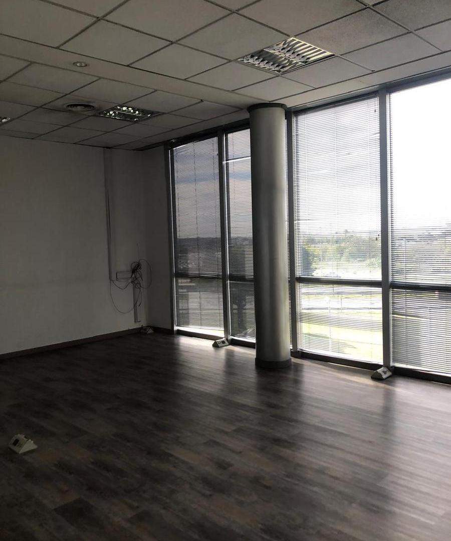 Foto de Oficina en Edificio BMW - Tortuguitas - PISO 2, imagen 5
