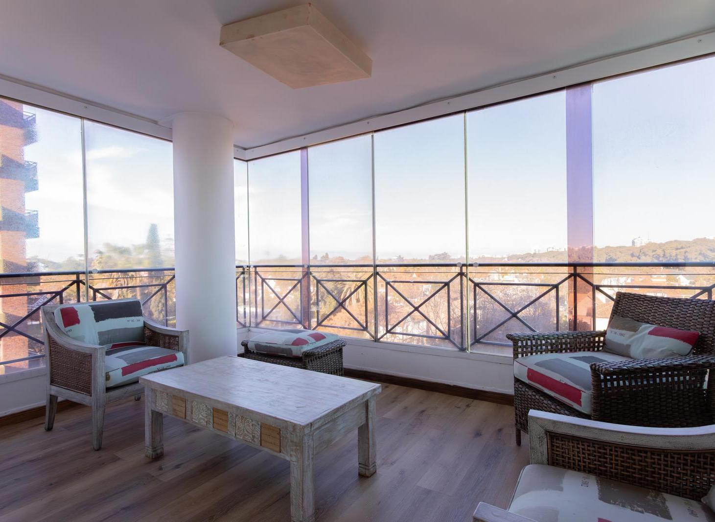 Foto de Departamento en venta san isidro 3 dormitorios con dependencia cochera, imagen 2