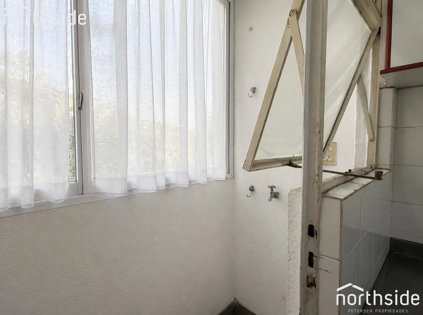 Departamento apto profesional en venta en Acassuso 1