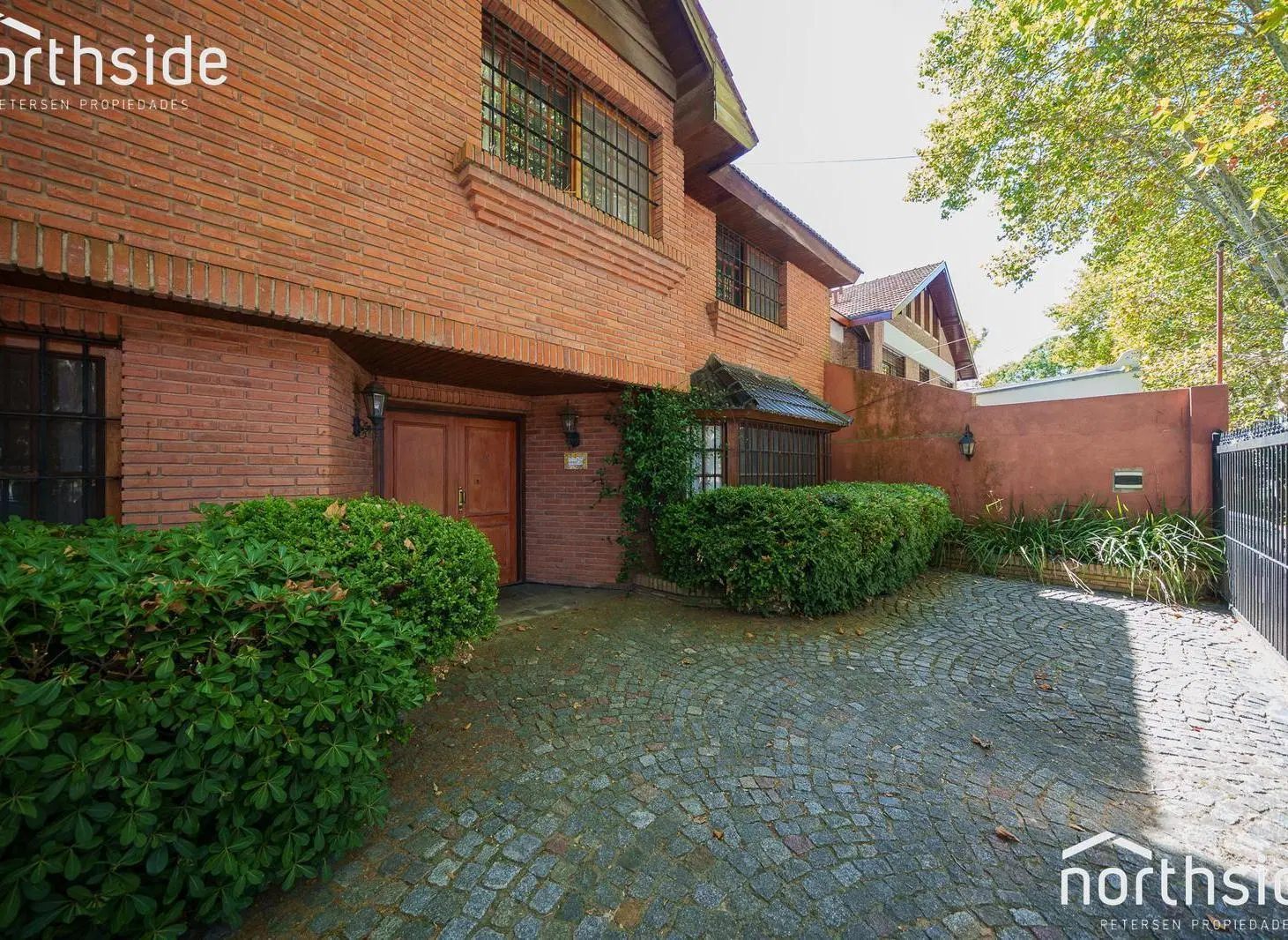 Casa en venta en Acassuso 5