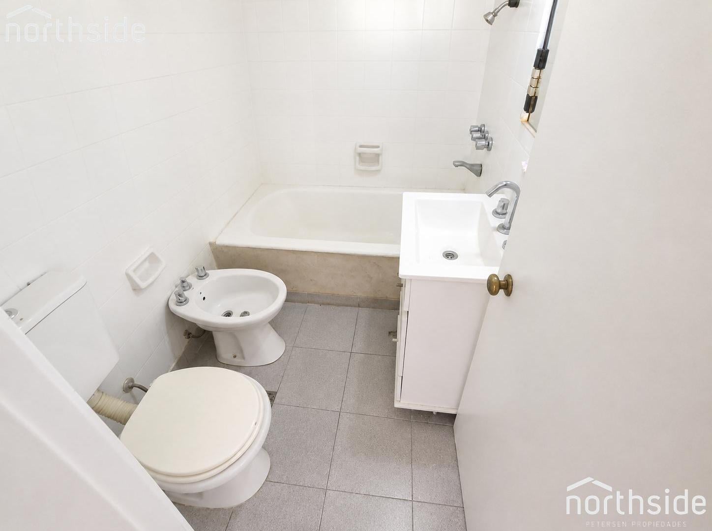 Foto de Departamento de 2 ambientes en alquiler en Acassuso, imagen 3