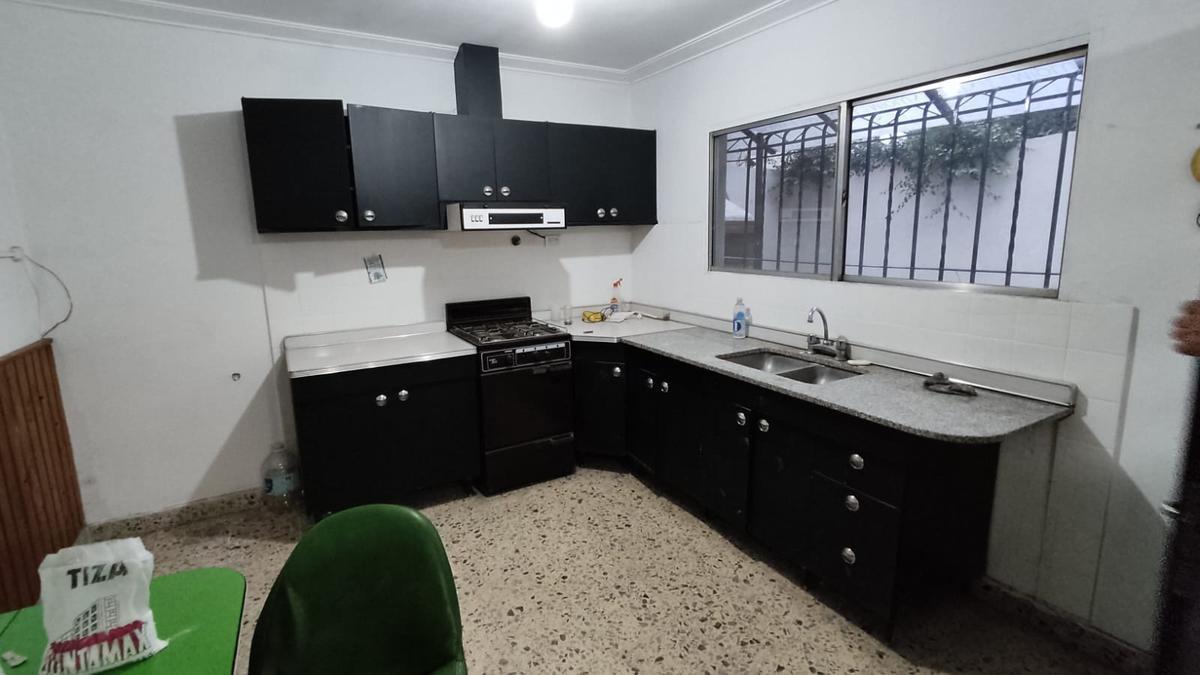 Casa - Temperley Oeste