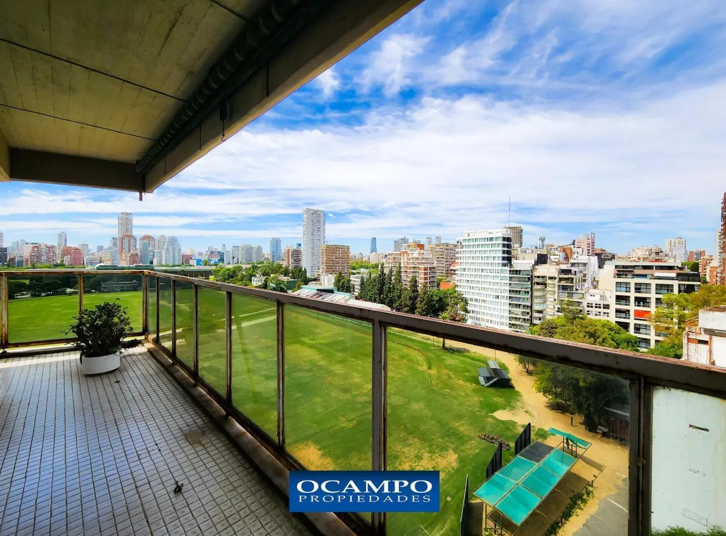 Venta de Piso Alto con Vista al Polo, Cochera y Balcón en Las Cañitas 1