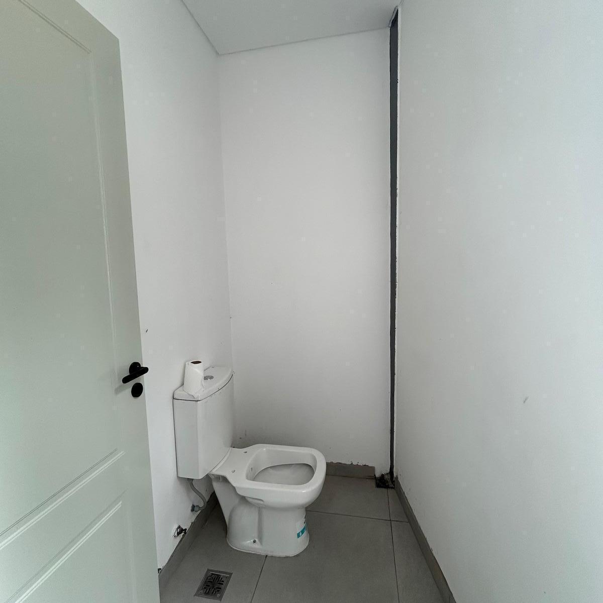 Excelente Local a Estrenar en Esquina, Venta, Unico en La Zona de Punta Chica 3