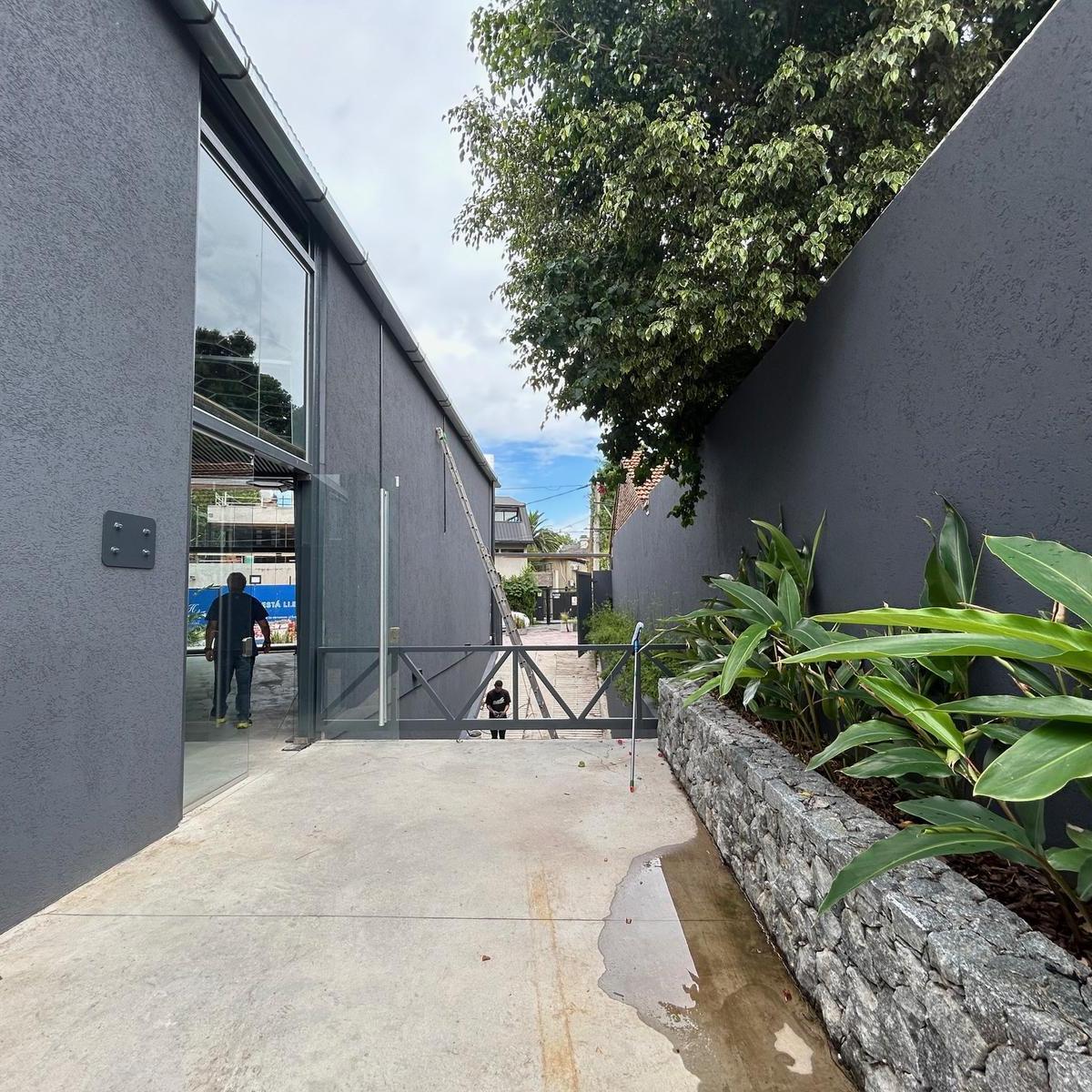 Excelente Local a Estrenar en Esquina, Venta, Unico en La Zona de Punta Chica 4