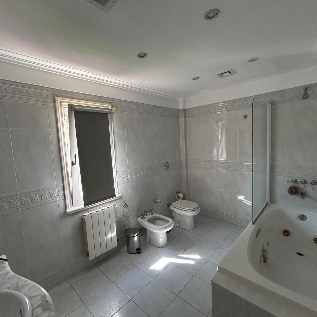 La Mejor Residencia en Venta de Villa Ballester, Gran Calidad de Construccion 1