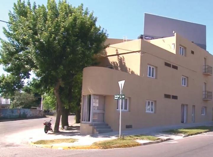 Lencke vende - excelente edificio Comercial en Colonia del Sacramento 4