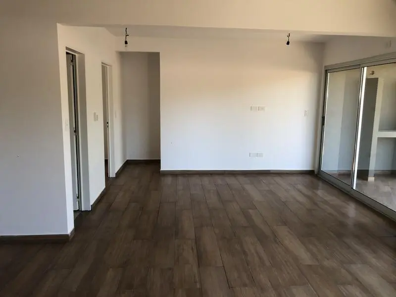 En venta, excelente piso de 2 dormitorios con balcon terraza y parrilla, cochera 4