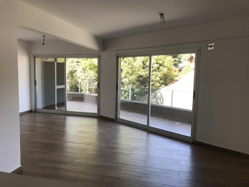 En venta, excelente piso de 2 dormitorios con balcon terraza y parrilla, cochera 2