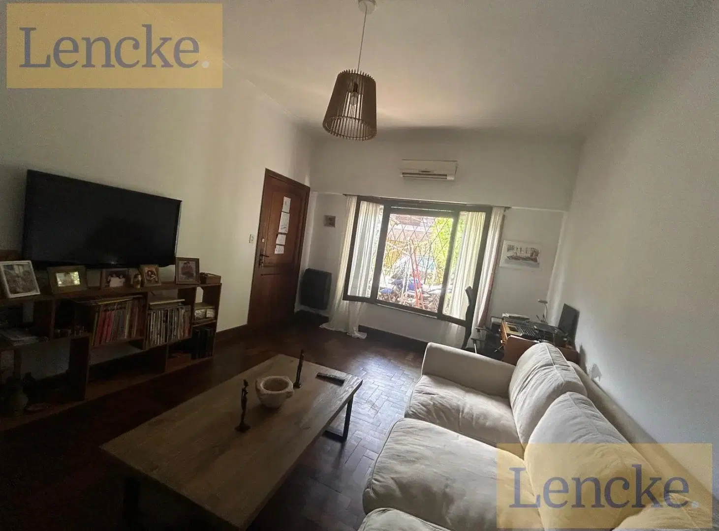 Olivos, en venta, casa reciclada íntegramente, 3 dormitorios, jardín con pileta 1