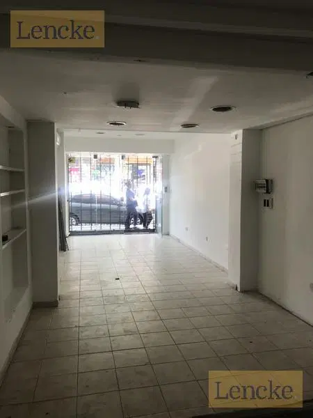 Locales en block en venta en el centro de San Isidro, con renta, ideal inversores 4