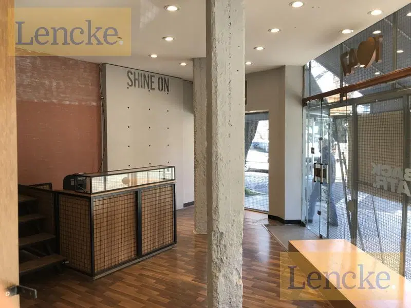 Locales en block en venta en el centro de San Isidro, con renta, ideal inversores 2