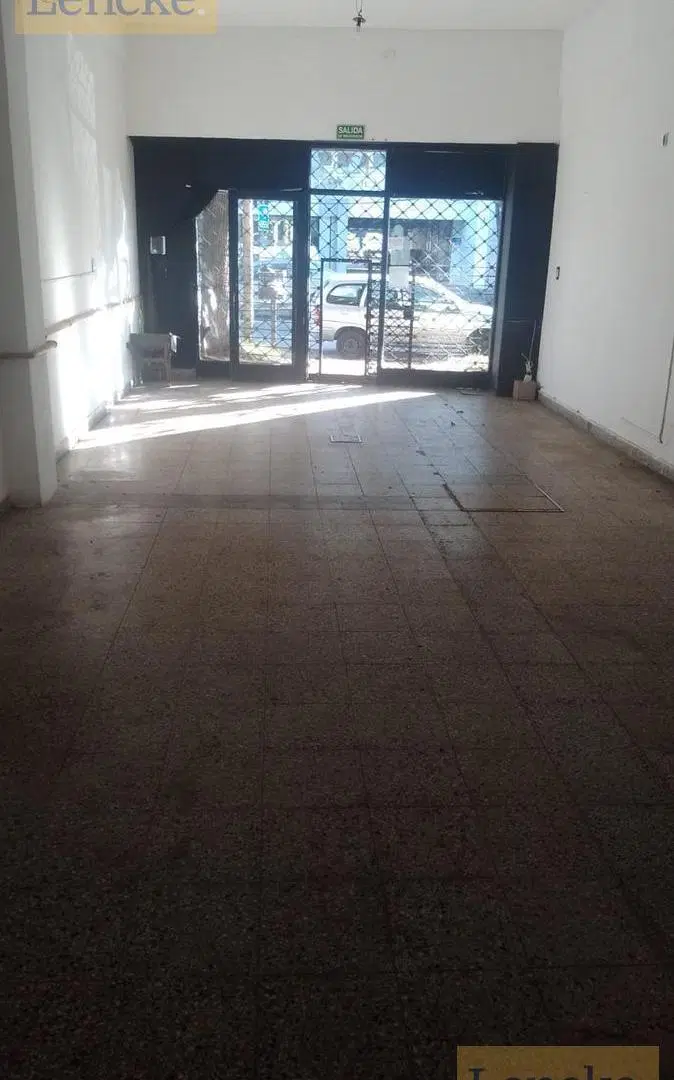 Olivos, Avenida Uzal casi Paraná, local en alquiler apto todo destino, ideal gastonomia 3