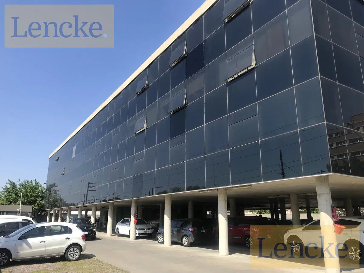 Lencke Vende - Excelente oficina c/4 cocheras, se recibe bien en parte de pago 5