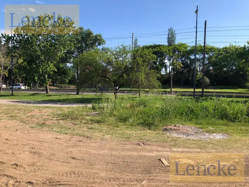 Unico lote comercial con posible destino gastronomico sobre Avda. Santa Maria, venta o alquiler 2