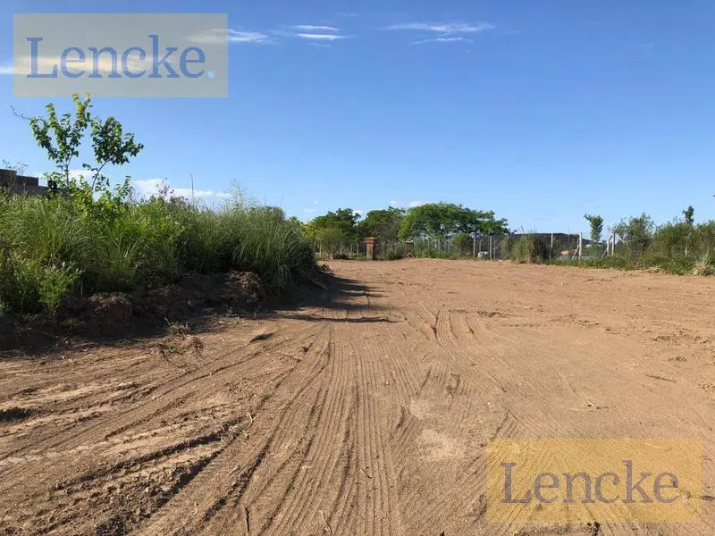 Unico lote comercial con posible destino gastronomico sobre Avda. Santa Maria, venta o alquiler 3
