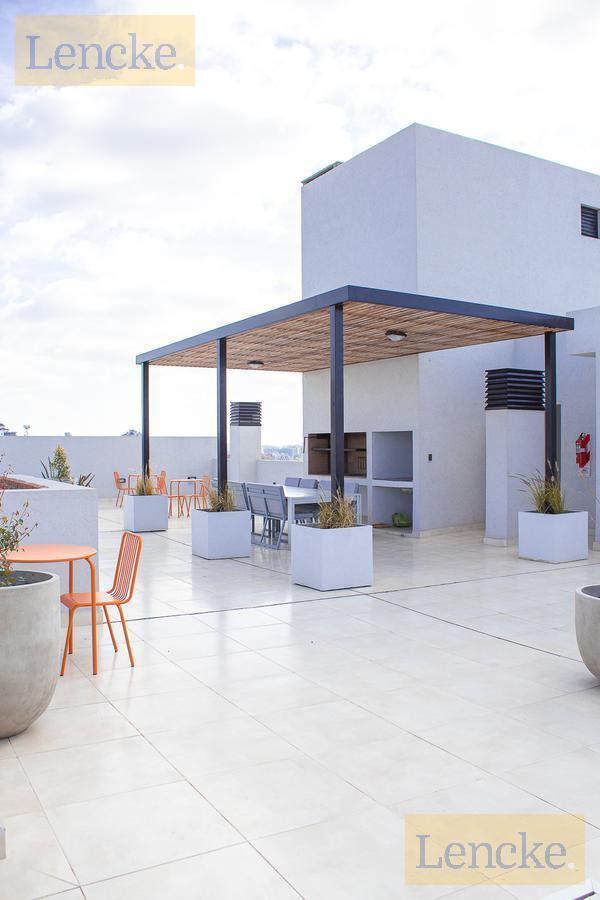 Lencke vende - con renta, 2 ambientes de categoria, suite, balcon/parrilla, edificio c/pileta, gym