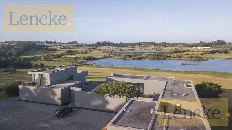 Lencke Vende - Estupenda casa en Villalagos 2