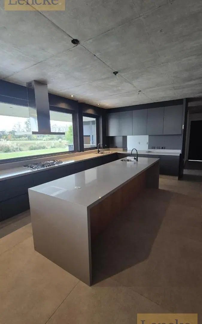 A estrenar, magnifica casa en venta en Marinas H, diseño y calidad unicos, entrega diciembre 2024 2