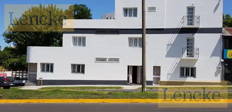 Lencke vende - excelente edificio Comercial en Colonia del Sacramento 2