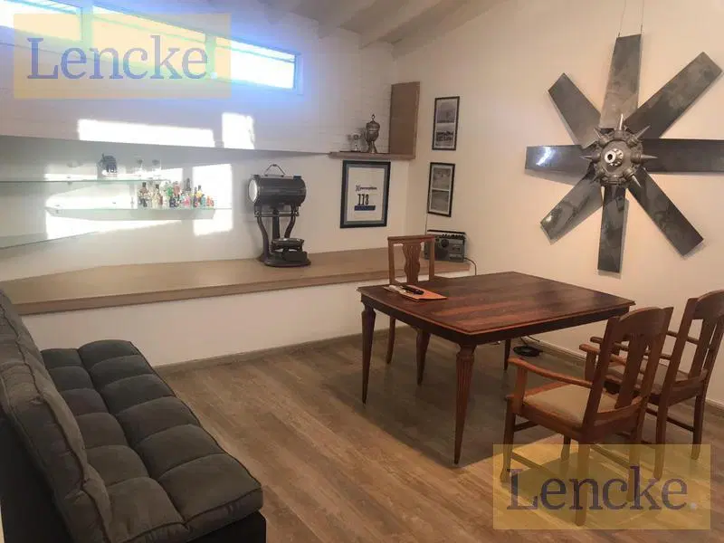 En venta con renta, excelente oficina en Libertador y Martin Coronado con 2 cocheras 2
