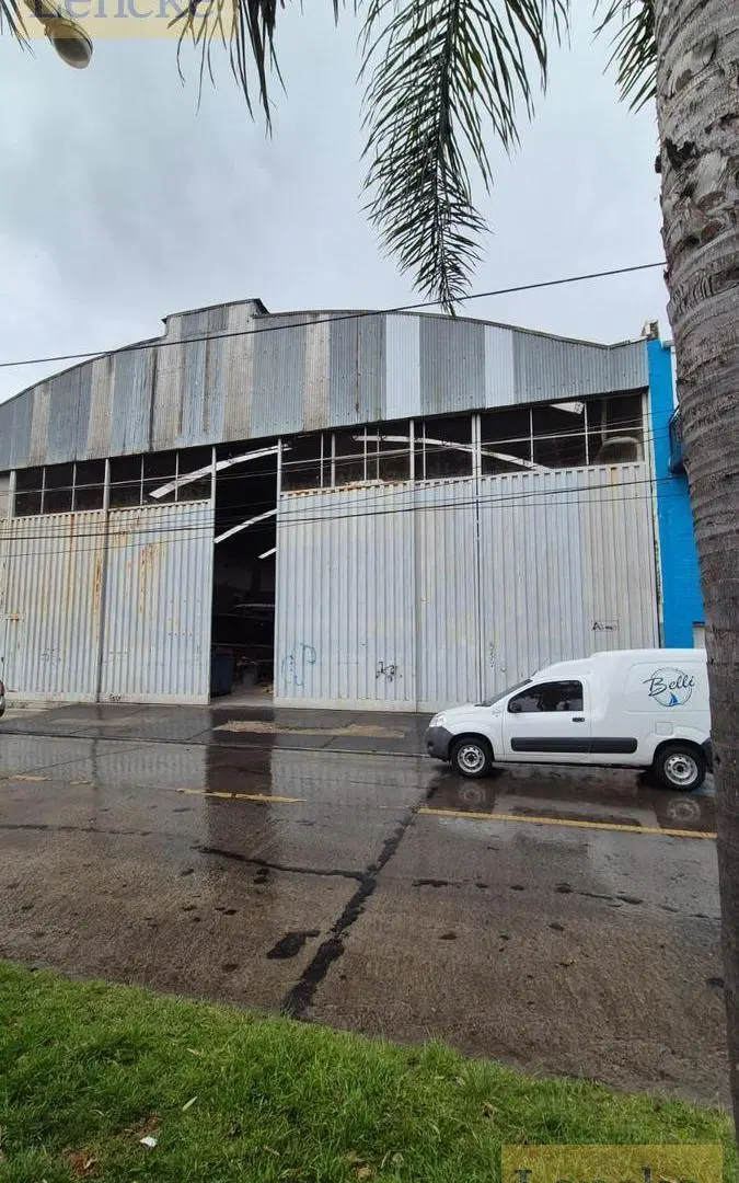 Depósito en venta ideal para industria náutica sobre calle 9 de Julio, San Fernando 1