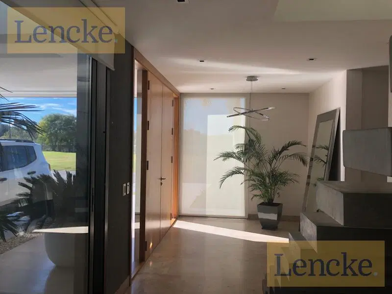 Excelente casa moderna en Albanueva, como nueva, gran calidad, pileta, amarra frente al rio 5