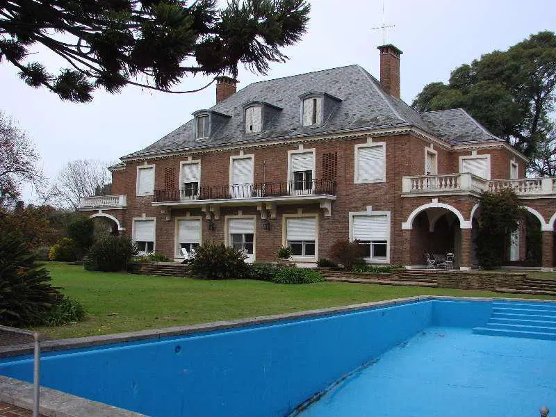 Lencke vende - Magnifica casa de categoria sobre la barranca, unica en su estilo 4