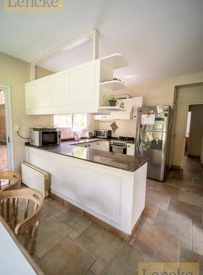 Lindisima casa en Barrio Cerrado La Escondida en venta, 4 dormitorios, pileta 3