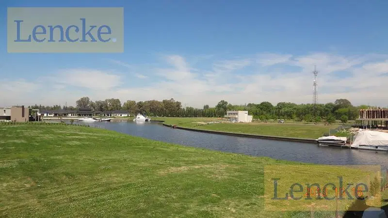 Lencke Vende - Muy buen lote en Albanueva frente al rio y excelentes vistas, con amarra 4