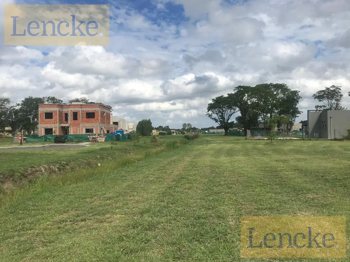 Lencke Vende - Excelente Lote interno a pulmon parquizado en Pilar del Este - Bº Santa Lucia 1