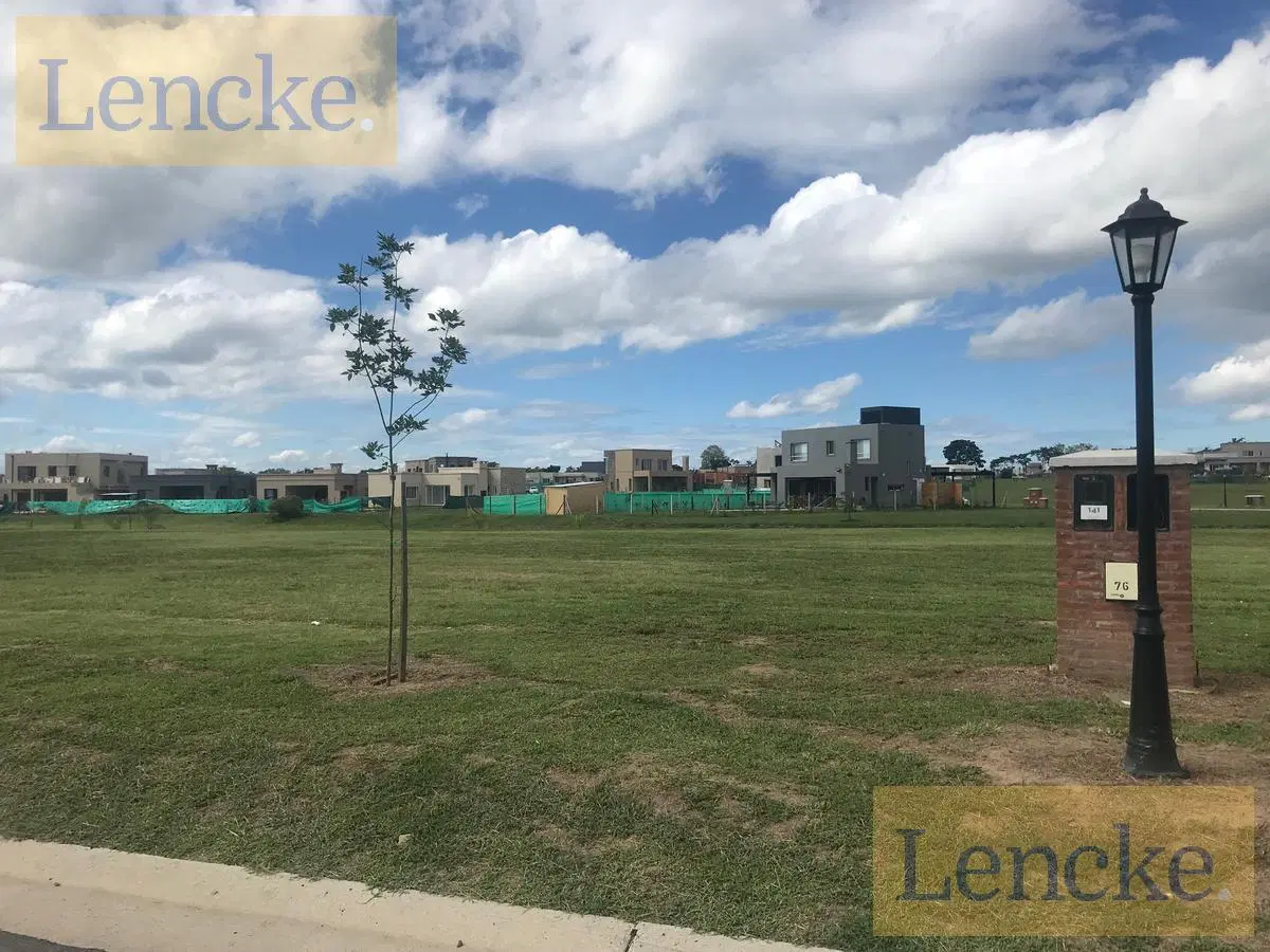 Lencke Vende - Excelente Lote interno a pulmon parquizado en Pilar del Este - Bº Santa Lucia 5