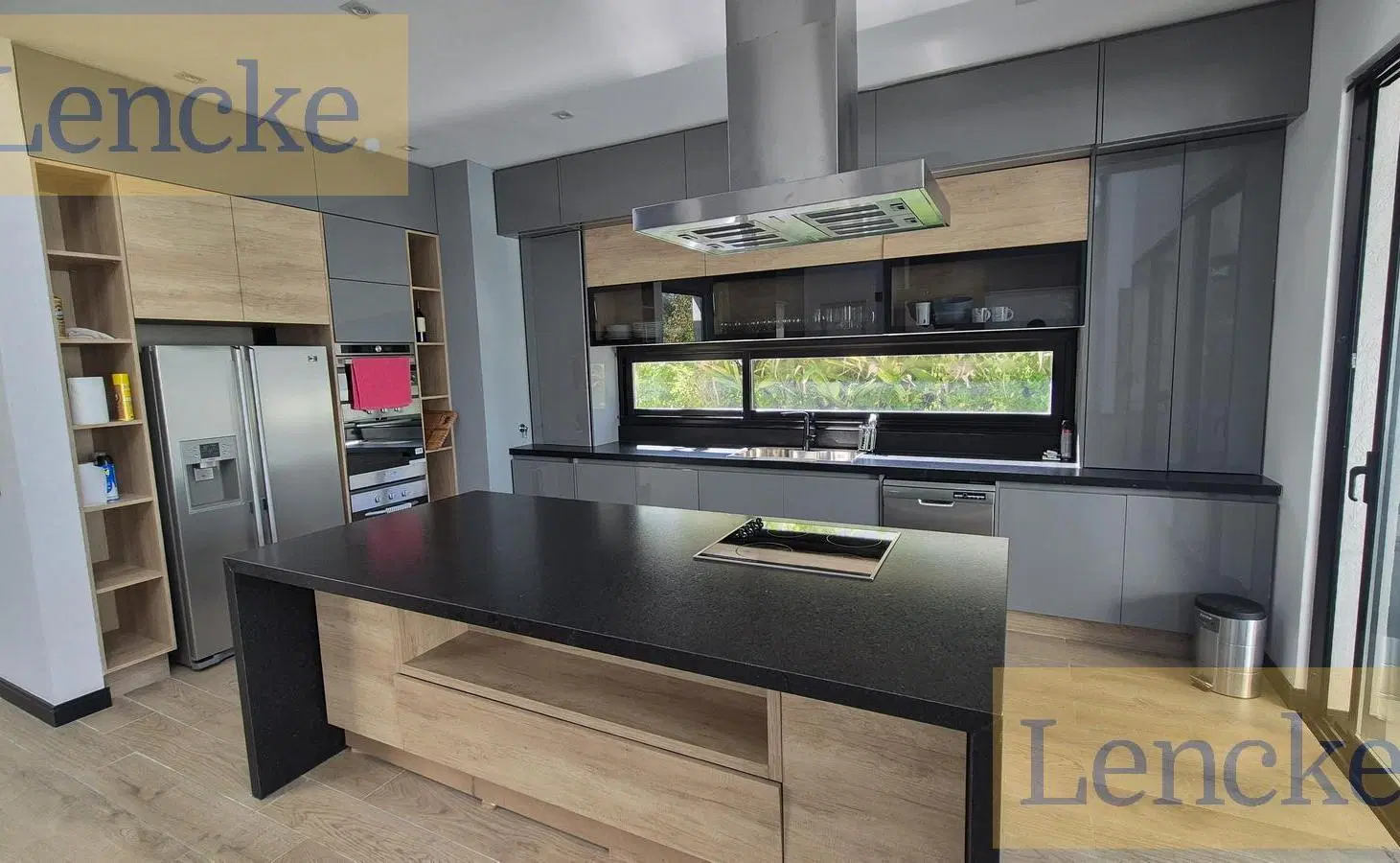 Unica casa de diseño casi a estrenar en Albanueva, 5 dormitorios, en venta 5