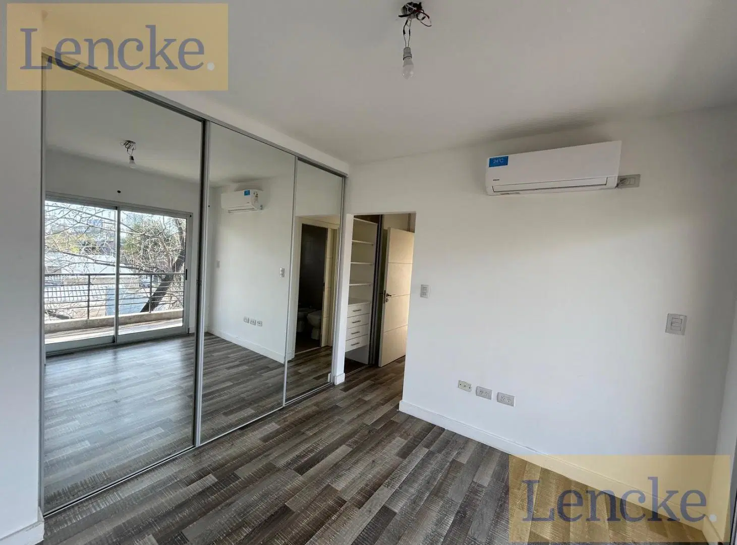 Amplio departamento en venta en Tigre, 2 dormitorios, balcón con parrilla, cochera 4