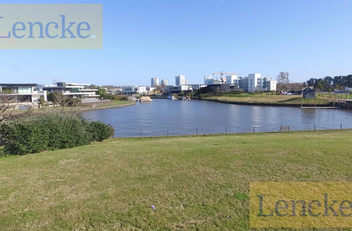 Excepcional lote en venta en Albanueva, ubicación privilegiada con las mejores vistas 3